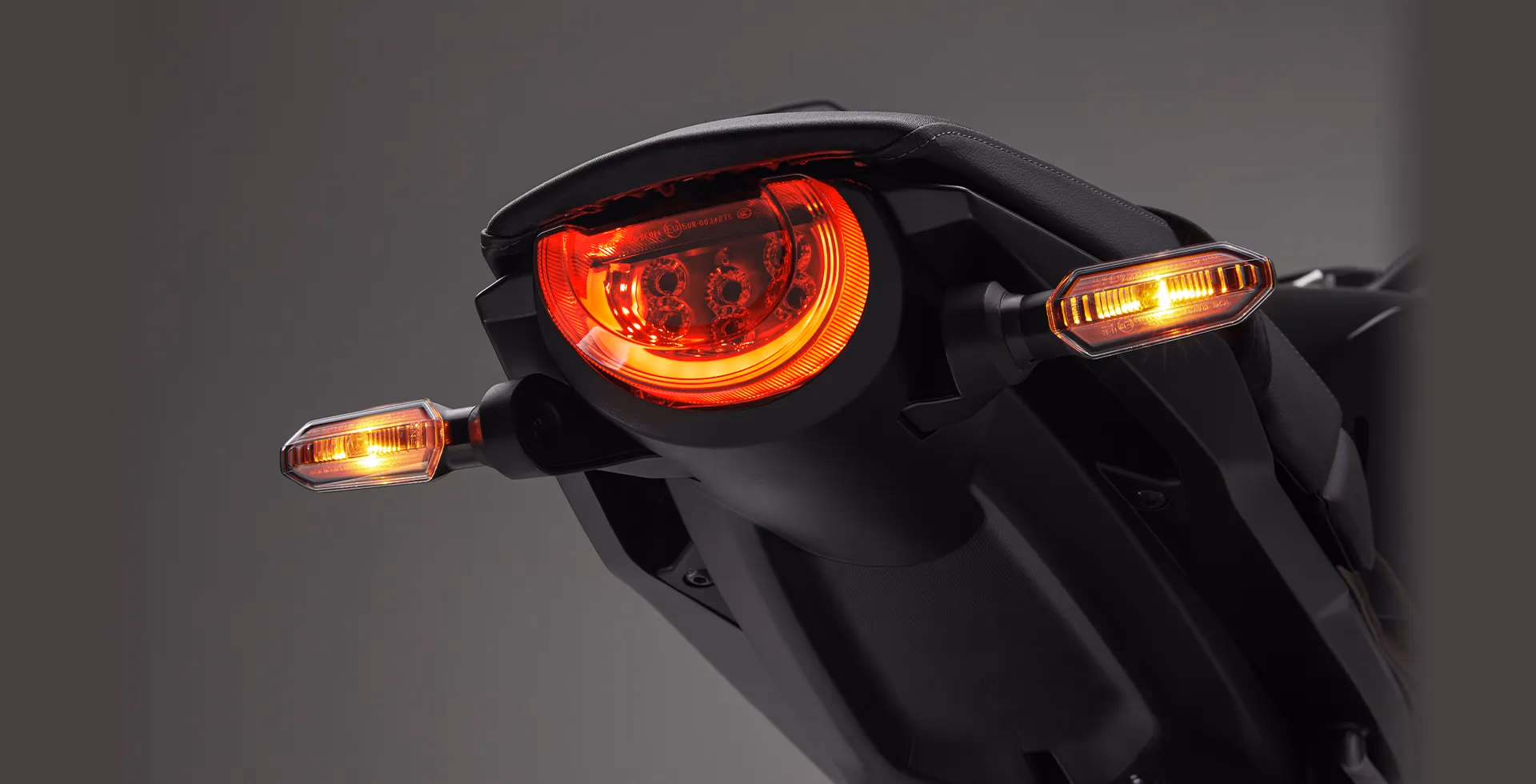 CB 1000R Black Edition alerta de frenagem - 2 de 10