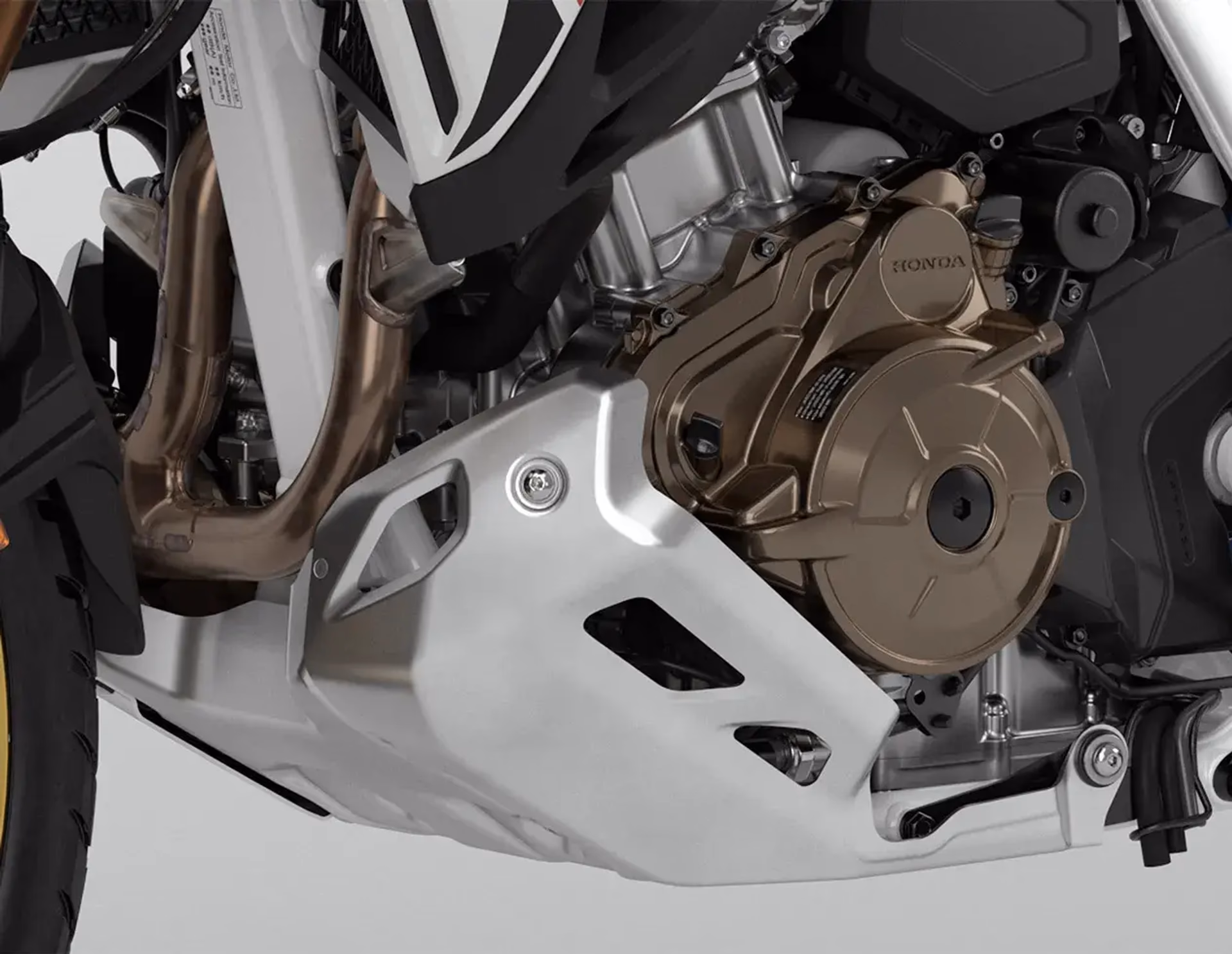 Detalhe lateral do motor da CRF 1100L Africa Twin Adventure Sports ES - 13 de 24