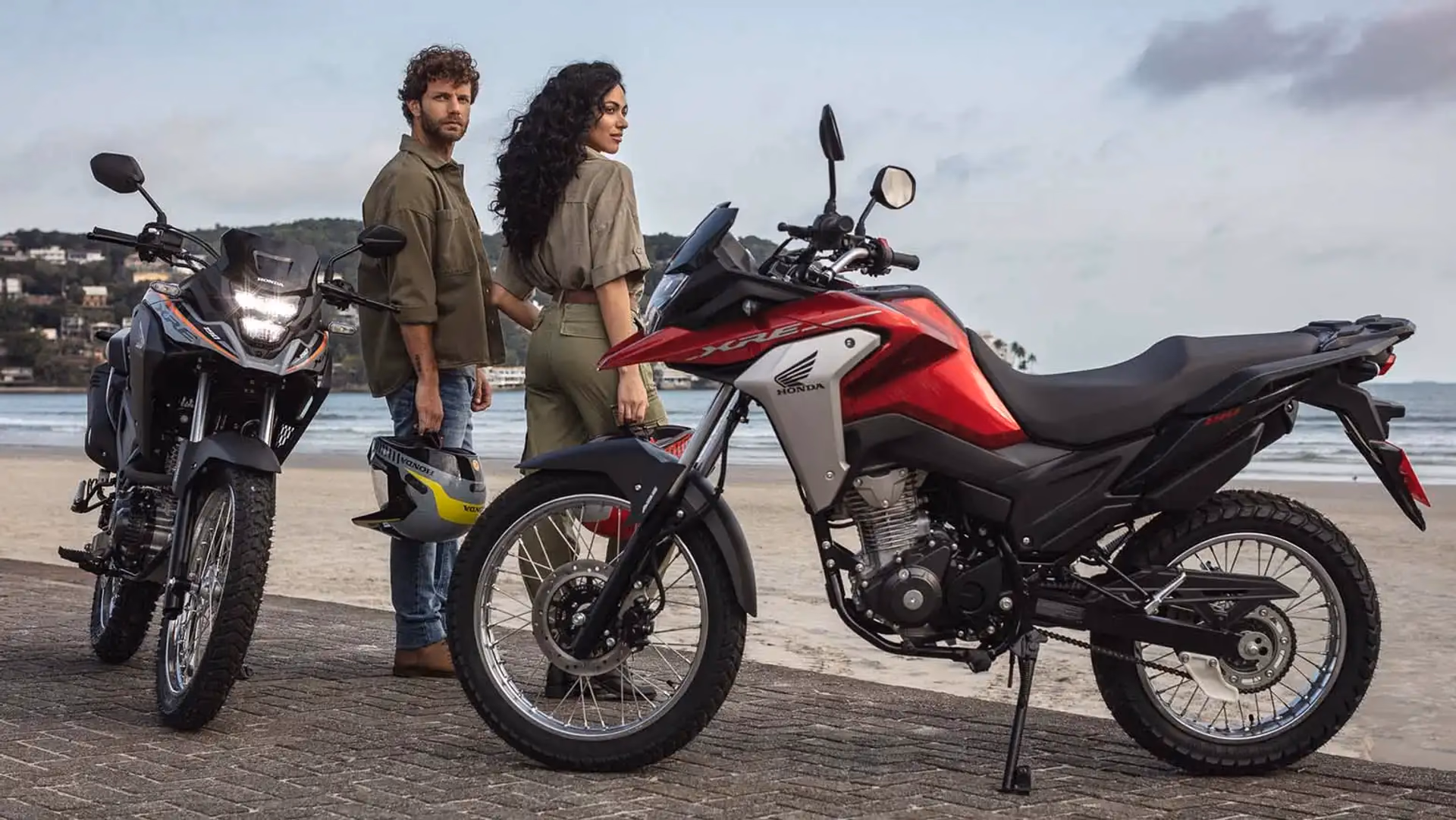 XRE 190 dianteira vermelha e cinza - 7 de 18