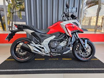honda-pousoalegre-nc750-vermelha-frente.jpeg