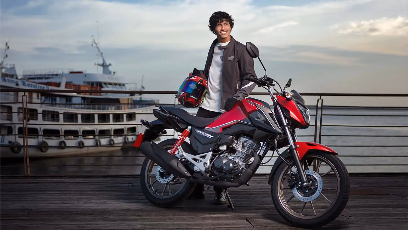 Moto Honda Nova Cg Comemorativa Vermelha Com Modelo Visao Lateral Direita Barco - 6 de 24